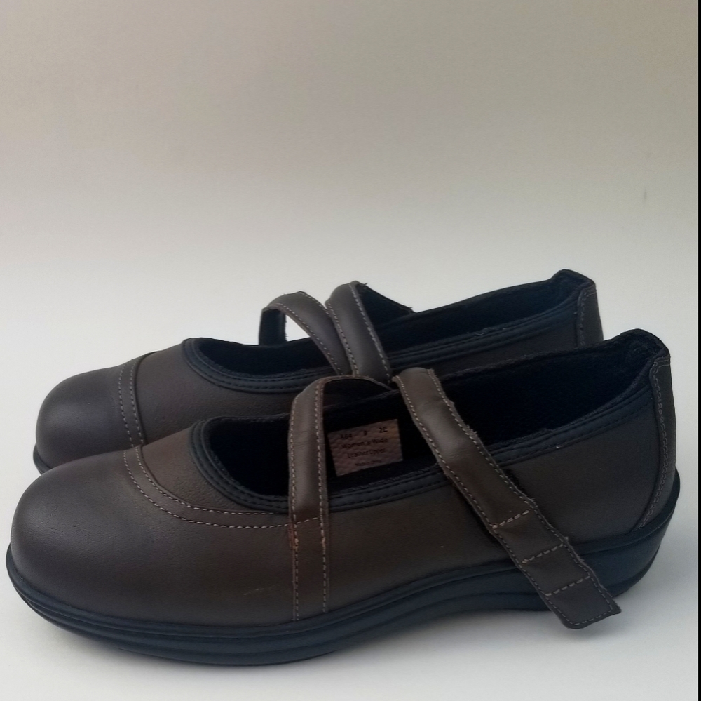 LADIES ORTHOFEET MARY JANE SIZE 9 WIDE